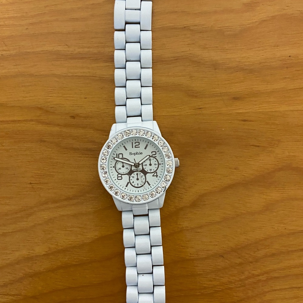 Sophie watch needs a battery